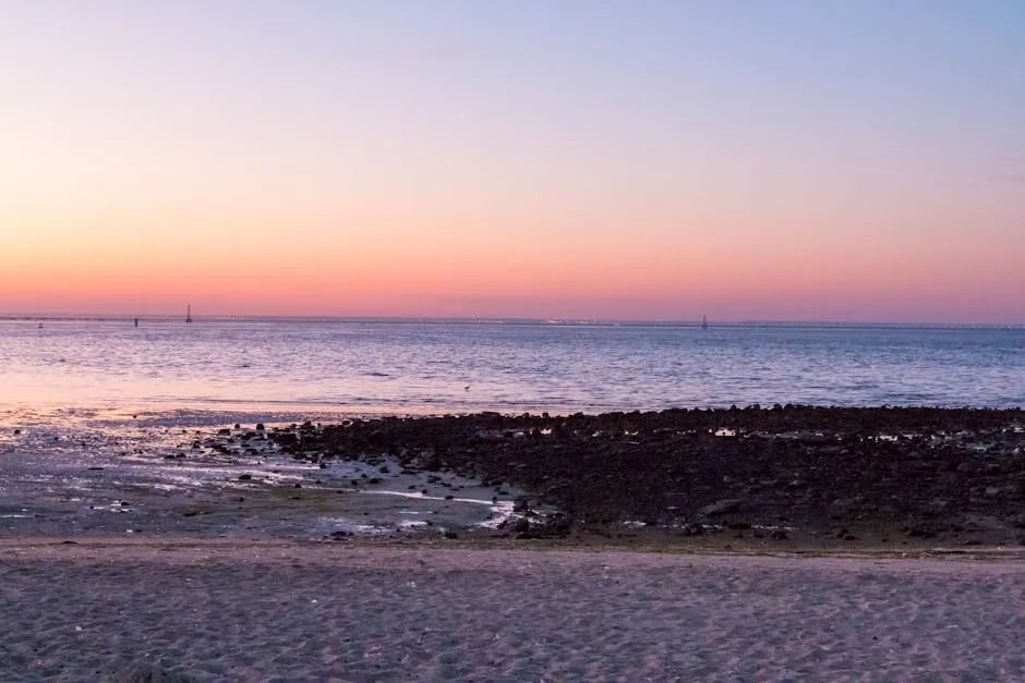 很喜欢这样一句话： “人生如同一场漫长的旅程，我们需要用豁达的心态去欣赏沿途的风景。 只有想得开，才能不被琐事困扰，才能真正领略生命的美好。” 人生在世，每个人要遭受的困难和痛苦，可谓是数不胜数的，更别说让自己不顺心的事情了。 但人生如戏
