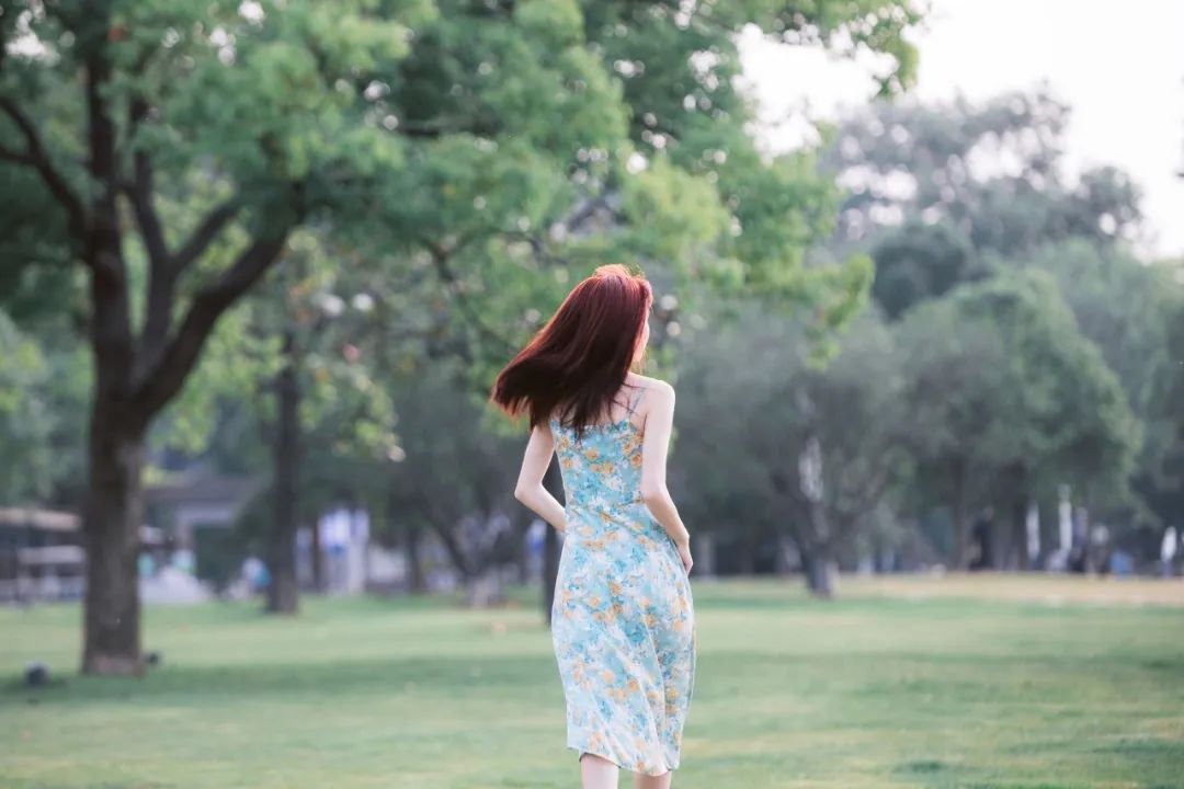 你有没有发现，生活中很多糟心事会反复上演： 在一份工作中被甩锅、压榨，换了新公司却还是被新同事刁难；  在一段感情里被辜负、轻视，换了新的伴侣似乎也还是如此；  知道和孩子吵架会影响关系，但下次出现问题，还是做不到心平气和解决。 对此，我