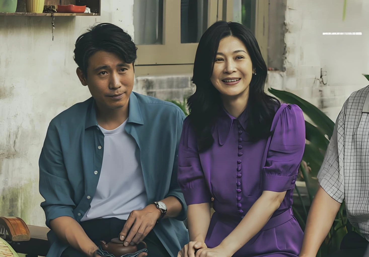 为什么老一辈喜欢找亲戚帮忙？年轻人却选择拒绝？评论一针见血！