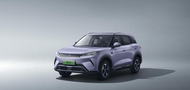 每个月1.5万人买，充一次电能跑一周，比亚迪新车7万出头就能买