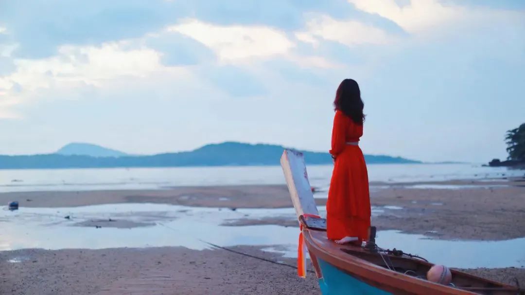 古人云:“观人如观己,心善则形善。” 在纷繁复杂的人际交往中,我们如何识别那些心眼不善的人呢? 有句俗话说得好:“人若不善,必有记号。” 通过观察一个人的言行举止,我们往往能够发现其内心的痕迹。 今天,就让我们一起来探讨那些多半心眼很坏的人