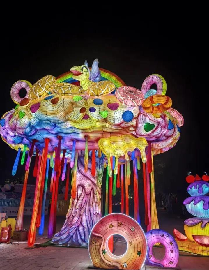 北京夜游新地标！石景山彩灯会85天狂欢，游客惊叹非遗打铁花