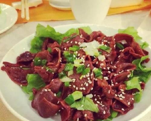 北京烤鸭老店翻身仗：口碑下滑后改头换面，258元一只值吗？