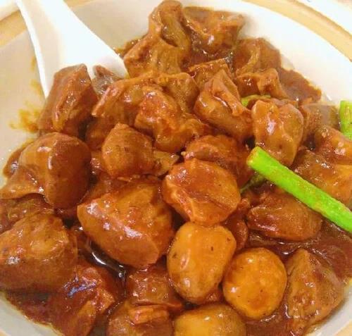 北京烤鸭老店翻身仗：口碑下滑后改头换面，258元一只值吗？