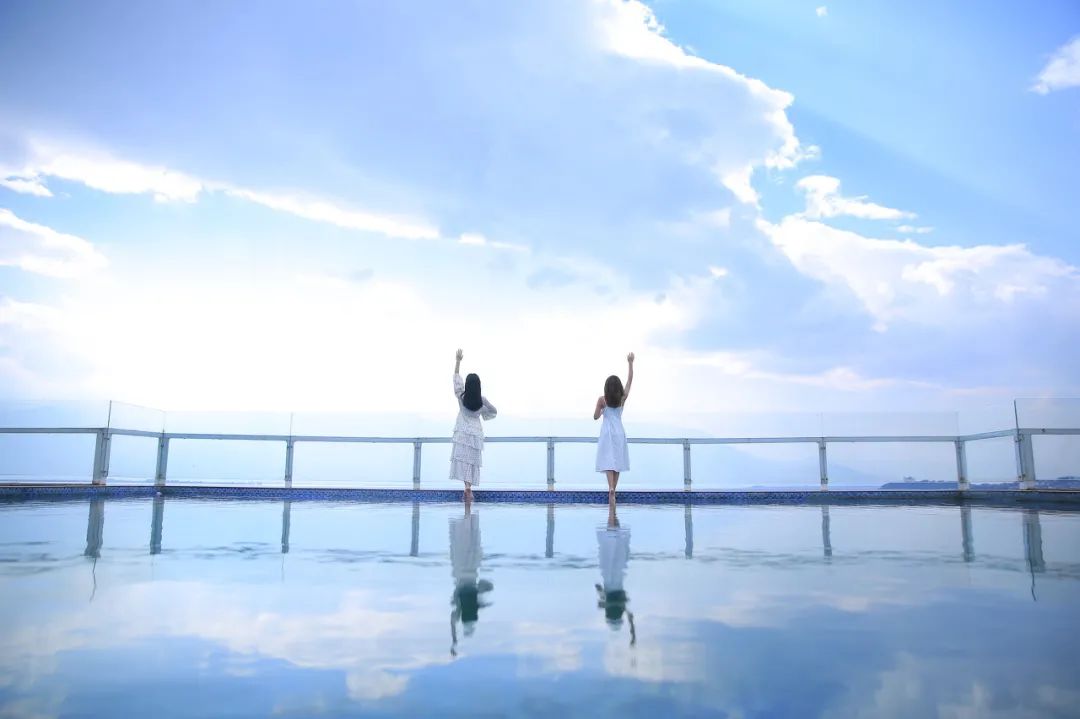 一个人最高级的修养：情绪稳，三观正，懂感恩