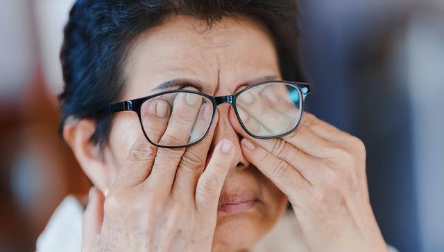 眩晕是大病的预警，频繁眩晕的人，或是暗藏了这3种健康危机