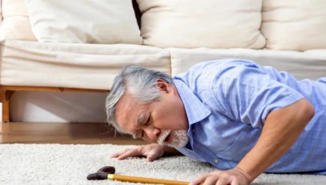 眩晕是大病的预警，频繁眩晕的人，或是暗藏了这3种健康危机