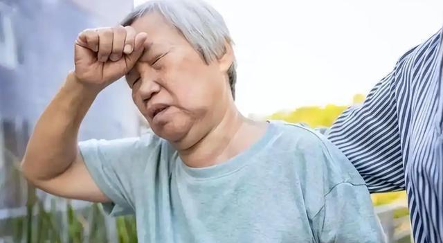 眩晕是大病的预警，频繁眩晕的人，或是暗藏了这3种健康危机