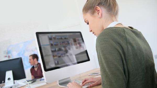 真正的阴险小人,表面和常人无异,但这三个特征很明显,遇到要小心