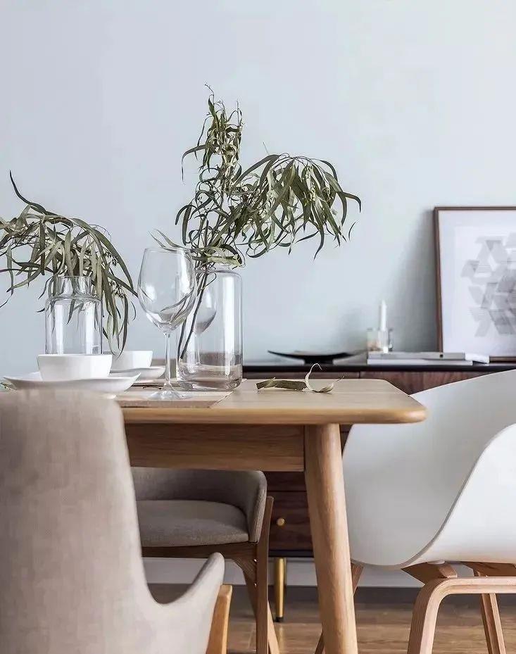 128㎡北欧小家，客餐厅巧用书桌隔断设计，这样的装修太赞了！