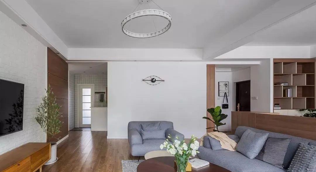 128㎡北欧小家，客餐厅巧用书桌隔断设计，这样的装修太赞了！